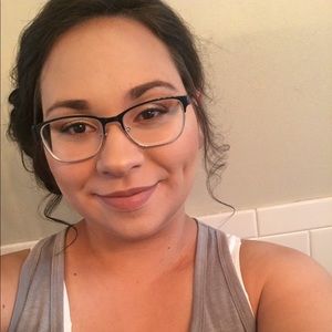 Meet your Posher, Alyssha